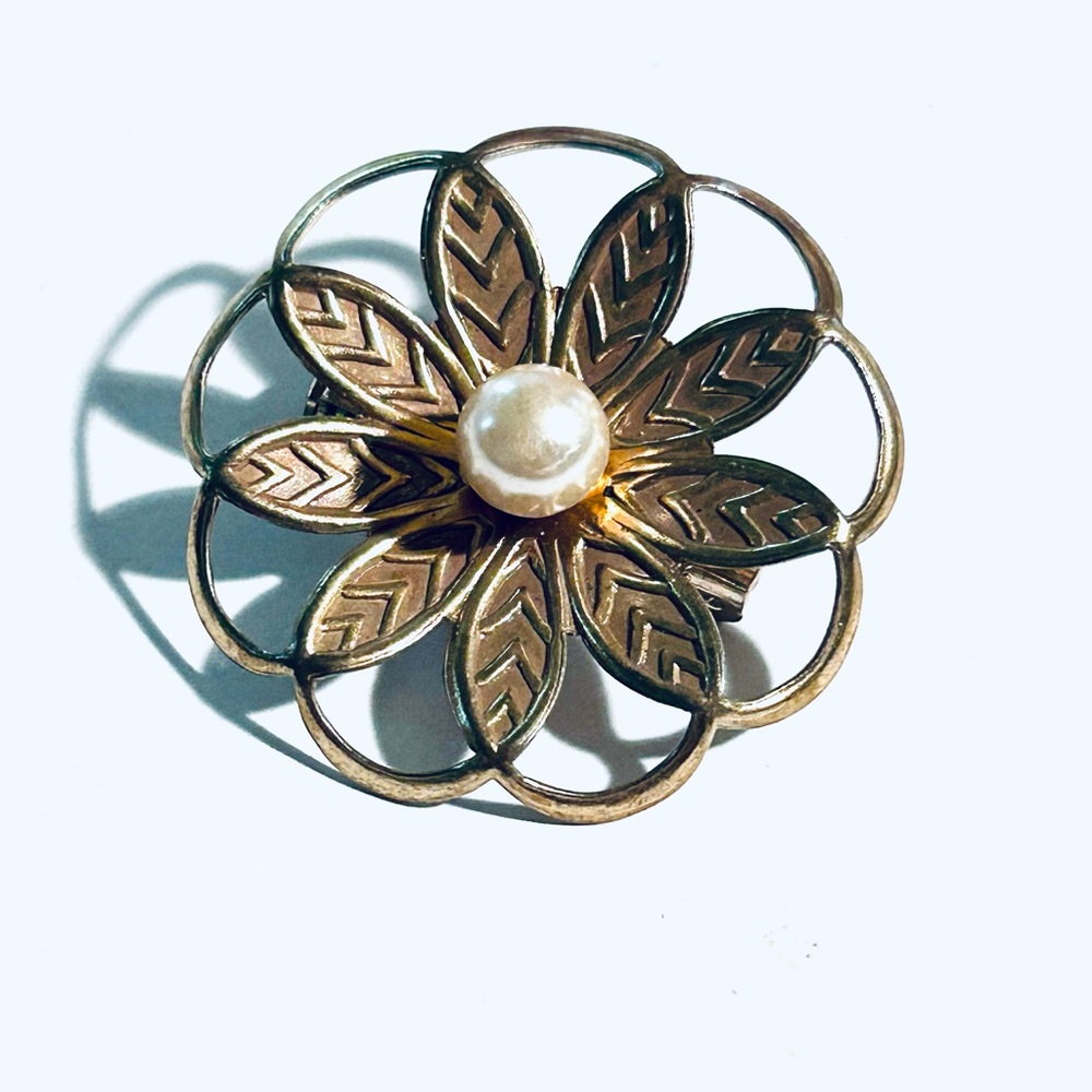 Gold-Tone Floral Brooch - Women Jewelry, Vintage Brooch